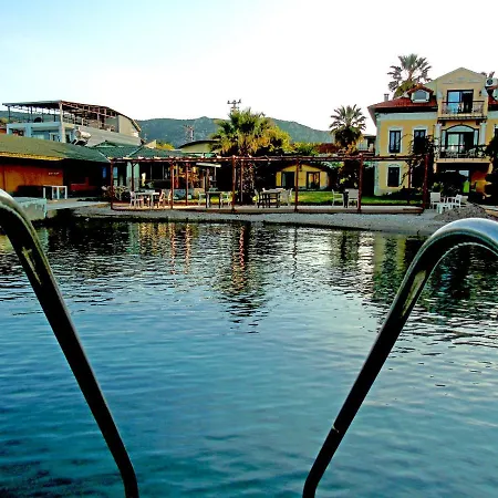 فندق Polikne Butik Hotel, Restaurant , أورلا
